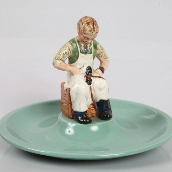Vintage Beswick England Shoemaker Figurine for Timpson Fine Shoes c.1965 - Picture 1 of 10
